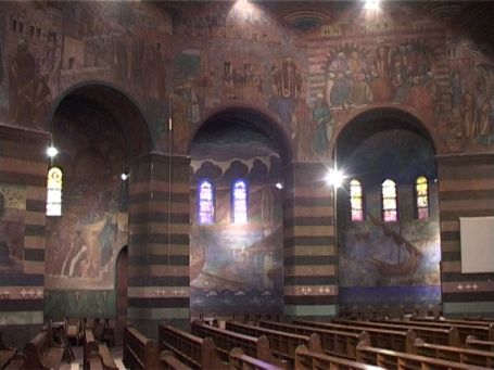 Groesbeek NL : Heilig-Landstichting, Pastoor Rabouplein, Cenakel Kirche, Kapelle auf der linken Seite